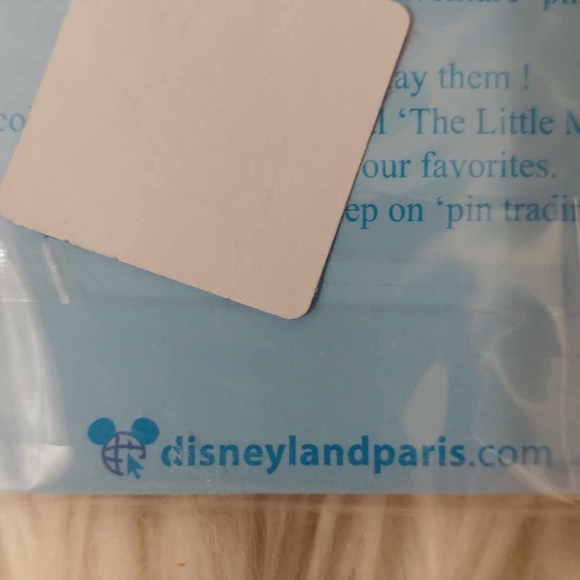 💖FIRM! NWT DISNEY PARKS DISNEYLAND PARIS LITTLE MERMAID BOOSTER PIN SET - Picture 8 of 14